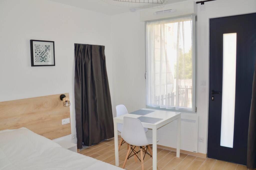 Superbe studio idéalement situé ! Avoine Extérieur photo